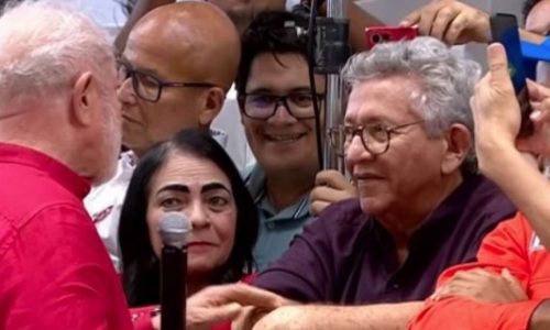 Prefeito petista supera Lula na mentira e gera constrangimento em evento público (Veja o vídeo!)