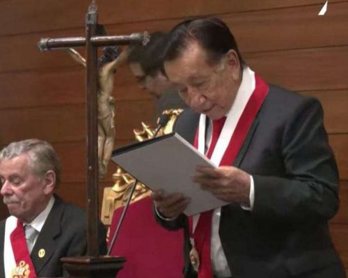 Sem passar pelo voto popular, a esquerda retoma o poder no Peru com um presidente de ficha suja