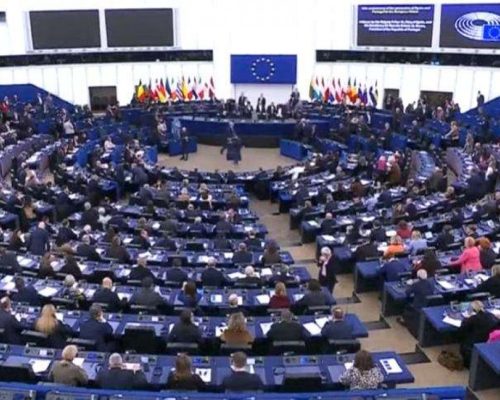 Parlamento Europeu bloqueia acordo UE‑Mercosul sob pressão de agricultores