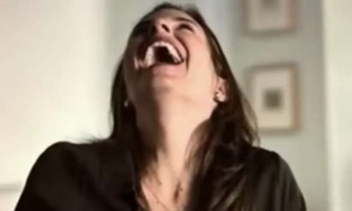 Suzane von Richthofen reaparece aos risos relembrando o crime que chocou o país (Veja o vídeo!)