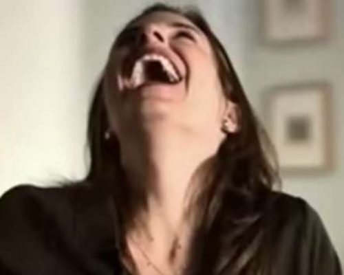 Suzane von Richthofen reaparece aos risos relembrando o crime que chocou o país (Veja o vídeo!)