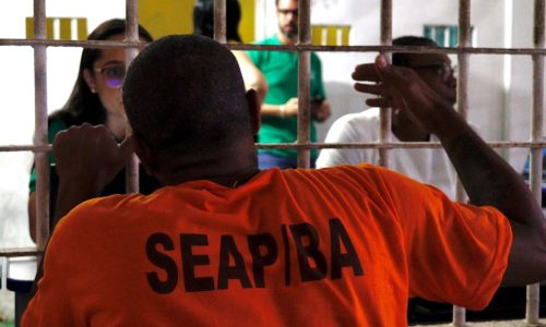 Preso desde outubro, deputado se filia a novo partido da cadeia para tentar reeleição