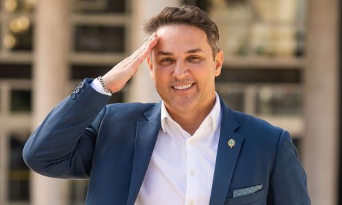Pesquisa no RS confirma liderança de Zucco e revela que Eduardo Leite terá dificuldades numa disputa ao Senado