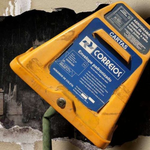 Governo faz encenação, mas vai somar “juros estratosféricos” ao rombo bilionário dos Correios