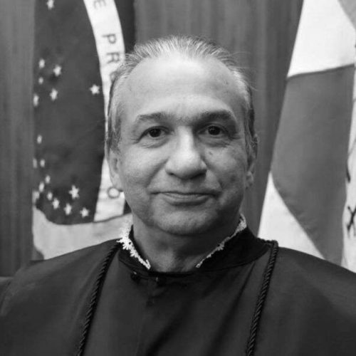 Desembargador que absolveu estuprador de menina de 12 anos acumula quatro acusações de abuso sexual