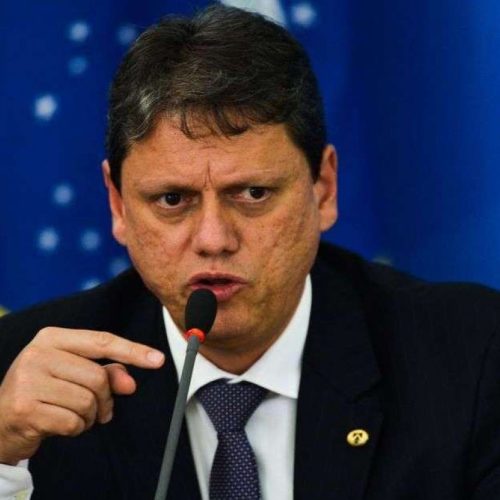 Tarcísio cede terreno e anuncia R$ 1,38 bilhão para o Butantan ampliar produção de vacinas contra a dengue