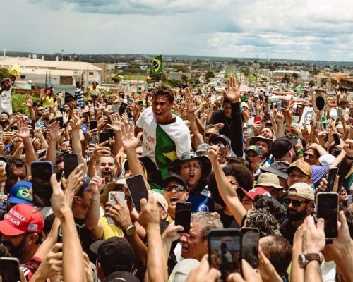 Caminhada pela Liberdade e Justiça chega a Brasília e a chegada ovacionada de Nikolas Ferreira entra para a história (Veja o vídeo)