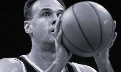 Morre Oscar Schmidt, o Mão Santa, ícone do basquete brasileiro