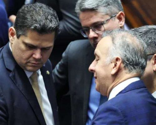 Senadores Ignoram Alcolumbre e Avançam em Três Frentes para Investigar o Caso Master