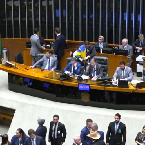 Debate acirrado na Câmara sobre o deputado Glauber Braga