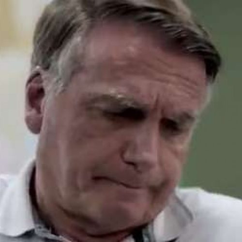 Urgente: Bolsonaro sofre crise, cai e se machuca na cela da Polícia Federal