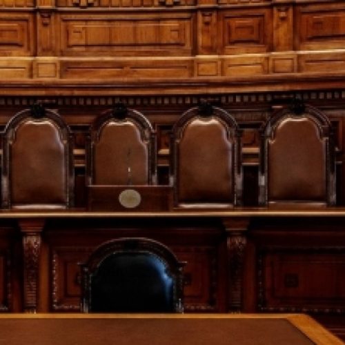 SENADO AFASTA MINISTRO DA SUPREMA CORTE