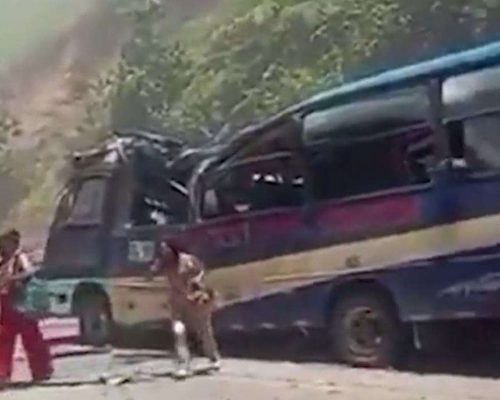 Faltando um mês para a eleição, Colômbia sofre atentado terrorista que deixa 13 mortos (veja o vídeo!)