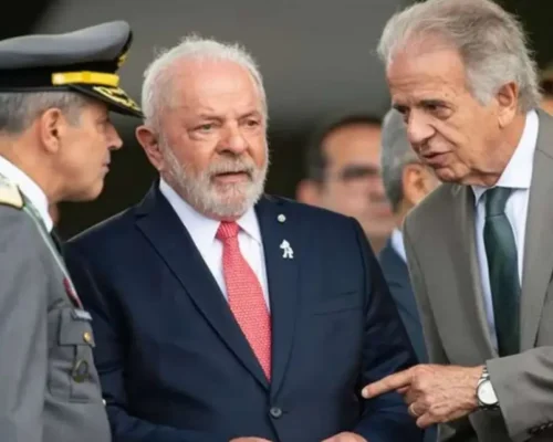 Exército Fora das Operações no Rio: Ministro Múcio Responde à Oposição