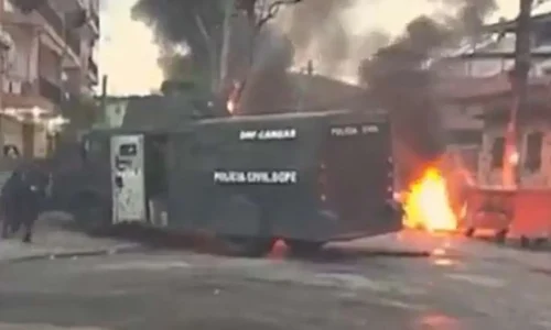 Maciço apoio no Rio à megaoperação policial; população homenageia agentes mortos no Alemão e Penha