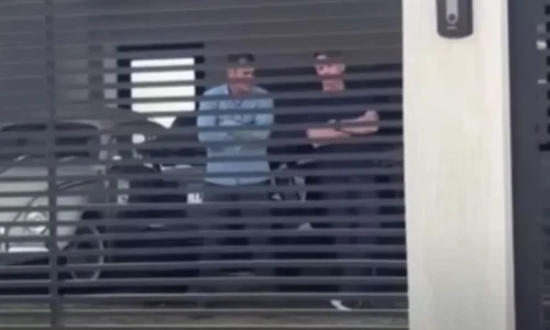 Carlos Bolsonaro em Alerta Máximo: ‘Vida do ex-presidente em risco!’