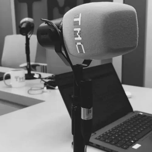 Polêmica na TMC: Flávio Gomes é demitido e sugere motivação política em sua abrupta saída