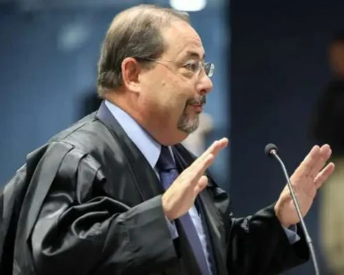 Defesa de Bolsonaro Reage: Novo Recurso Pode Levar Condenação ao Plenário do STF