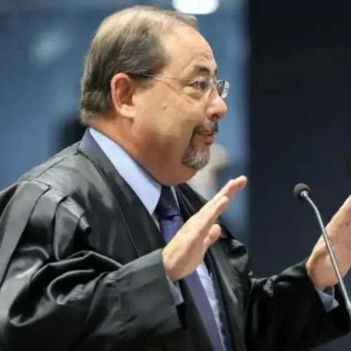 Defesa de Bolsonaro Reage: Novo Recurso Pode Levar Condenação ao Plenário do STF