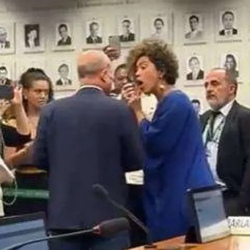 Cenas Inaceitáveis na Câmara: Talíria Petrone ataca Sargento Fahur em Algazarra