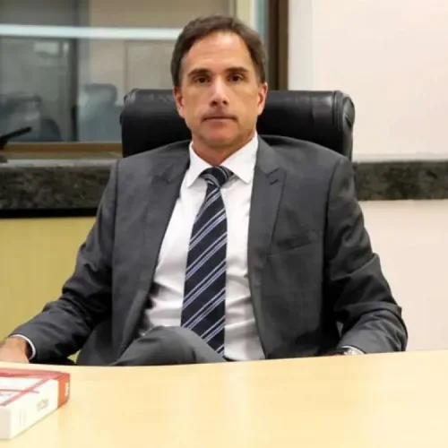 Escândalo em Santa Catarina: Juiz Eduardo Appio, crítico da Lava Jato, é investigado por furto de champanhe
