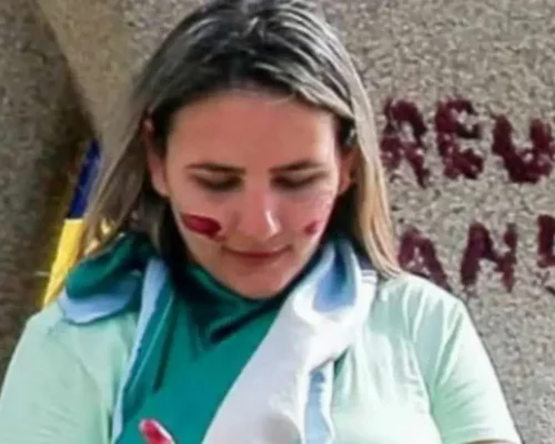 Internada às pressas em SP: Débora do Batom, condenada a 14 anos pelo 8 de janeiro, tem saúde debilitada em prisão domiciliar