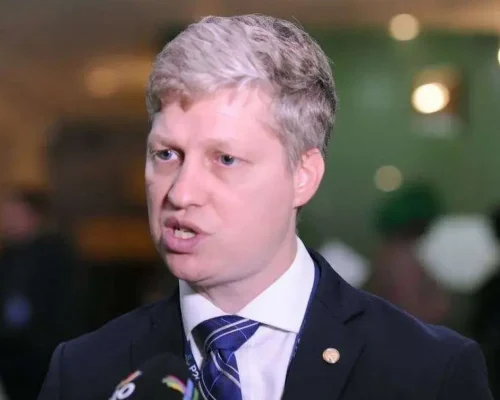 Van Hattem Reage: Deputado Processa Delegados da PF por ‘Relatórios Fraudulentos’