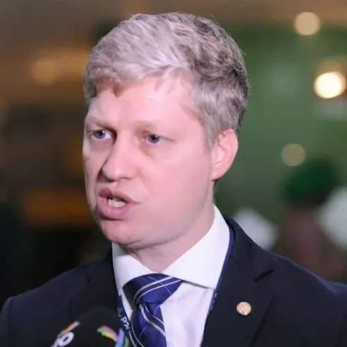 Van Hattem Reage: Deputado Processa Delegados da PF por ‘Relatórios Fraudulentos’