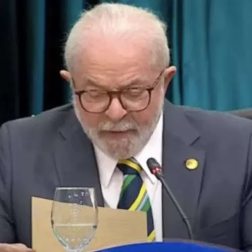 Em Cúpula na Colômbia, Lula Ataca ‘Intervenções Ilegais’ e Busca Reverter Sanções de Trump