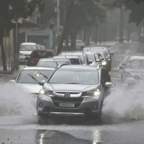 INMET EMITE ALERTA: Temporais e Ventos Fortes de Até 100 km/h Abrangem Grande Parte do Brasil Neste Domingo