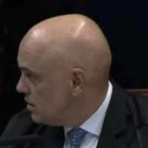 Moraes Bloqueia Avaliação Médica de Bolsonaro na Papuda, Ignorando Pedido da Seape do DF