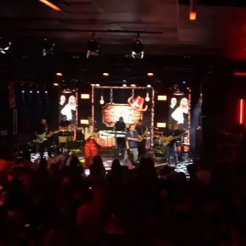 Vanessa Rios: Cantora de forró morre aos 41 anos após luta contra câncer em Recife