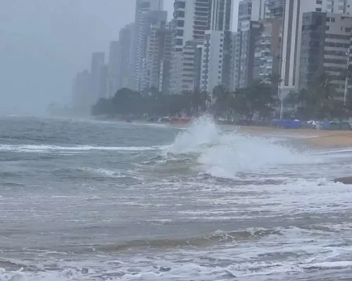 Marinha do Brasil Emite Alerta de Ressaca para o Litoral do Rio Grande do Sul ao Rio de Janeiro