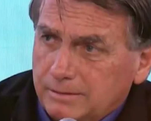 Carlos Bolsonaro Denuncia: Vida de Jair Bolsonaro Está em Risco sob Perseguição do Sistema