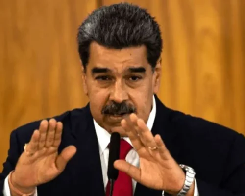 Maduro apela, mas EUA bombardeiam navio de cartel venezuelano