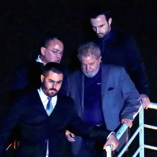 Thomas Crisóstomo Denunciado: Chamar Lula de ‘Ex-Presidiário’ vira ‘Crime’ para o MPF