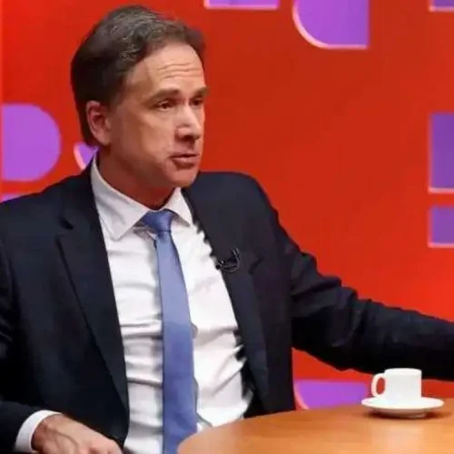 Escândalo em SC: Juiz ‘LUL2022’ é investigado por furto de champagnes em Blumenau