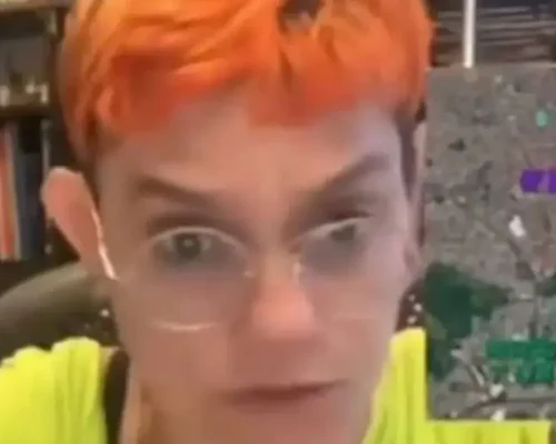 Professora da UFF Gera Polêmica: Fuzil ‘Neutralizado por Pedra’