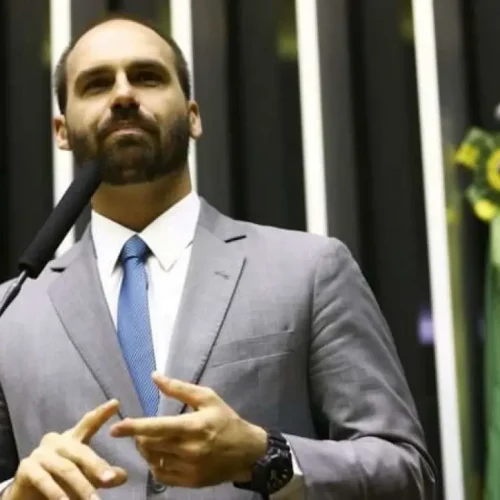 PT tenta calar Eduardo Bolsonaro: Denúncia no Conselho de Ética expõe hipocrisia