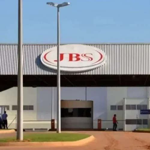 Decisão Judicial em SC Paralisa JBS de Itaiópolis por Poluição do Rio São Lourenço