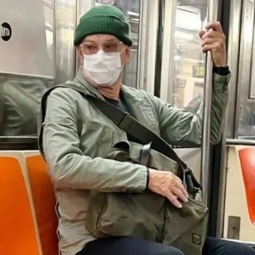 Flagra no Metrô de Nova York: Tom Hanks É Reconhecido na Linha 6