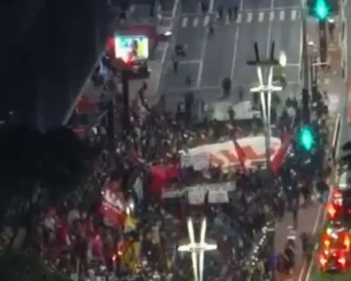 PCO e Esquerda Fracassam em Protesto contra Cláudio Castro na Avenida Paulista