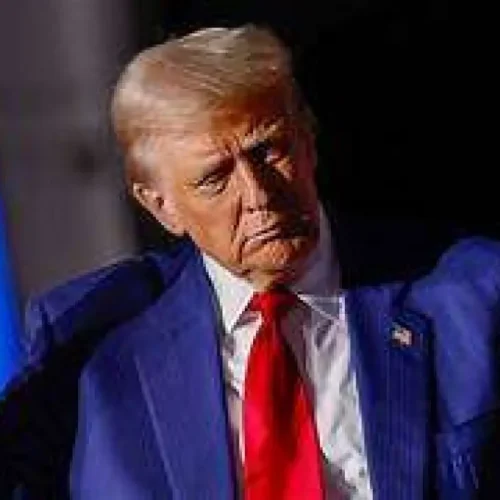 Donald Trump na Malásia: Líder entra na dança em recepção tradicional em Kuala Lumpur