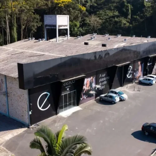 Fim da Linha para a Yeesco: Justiça de SC Decreta Falência de Gigante do Vestuário com Dívida Milionária