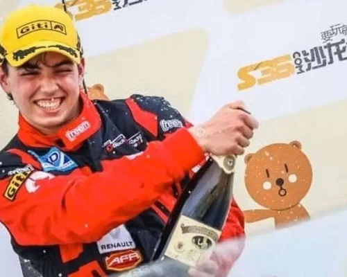 Ex-Promessa da Fórmula 1 Confessa Morte do Próprio Pai na Espanha