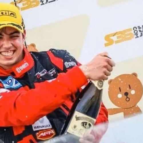 Ex-Promessa da Fórmula 1 Confessa Morte do Próprio Pai na Espanha