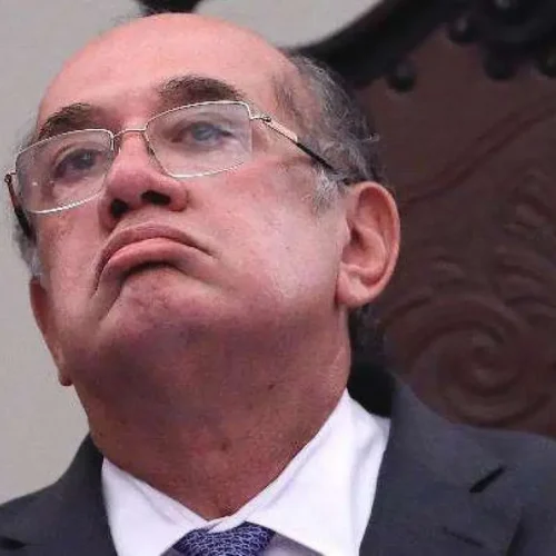 Acusado pelo 8 de Janeiro Interrompe Gilmar Mendes em Buenos Aires e se Declara ‘Refugiado Político’