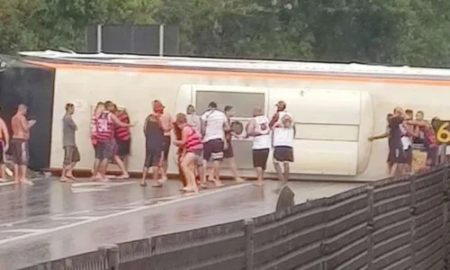 Acidente na Dutra: Ônibus com Torcidas do Flamengo Capota em Barra Mansa