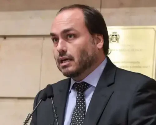Farsa em SC: Grupo planeja tirar Bolsonaro da liderança da direita, com ‘M’ e apoio do Novo