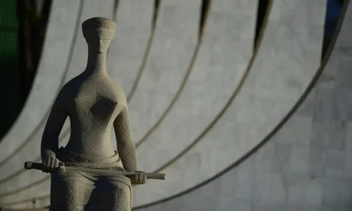 O STF não erra, ele manda. E você obedece.